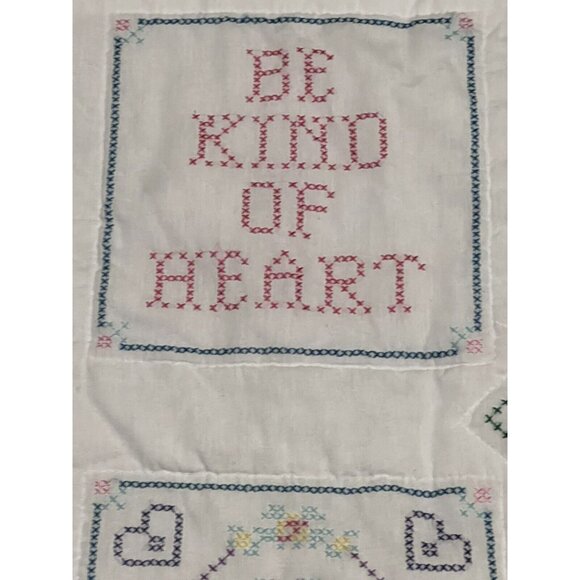 Handmade Embroidered Lap Quilt Throw Wall Hanging Country Cottagecore Clean - Picture 2 of 11